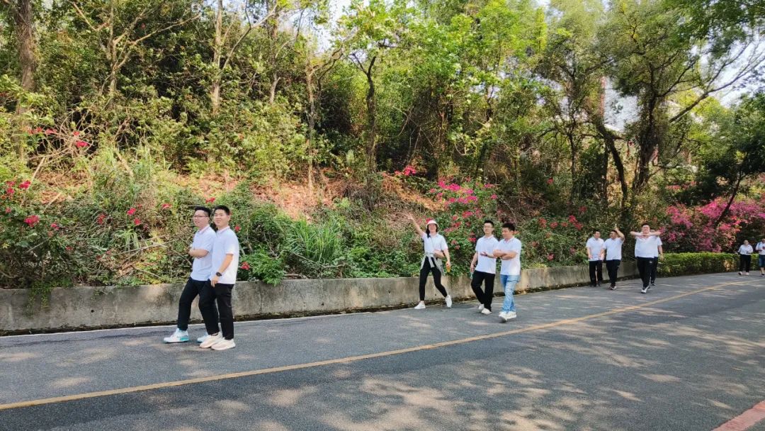 覽紅花湖美景，鑄藍(lán)柯路精神